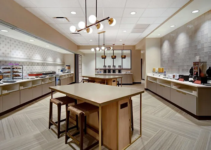 Hampton Downtown, Az 3*