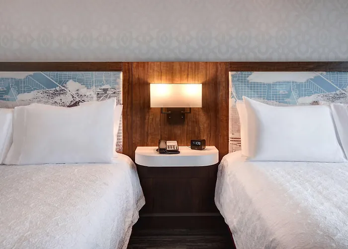 Hampton Downtown, Az Hotel 3*